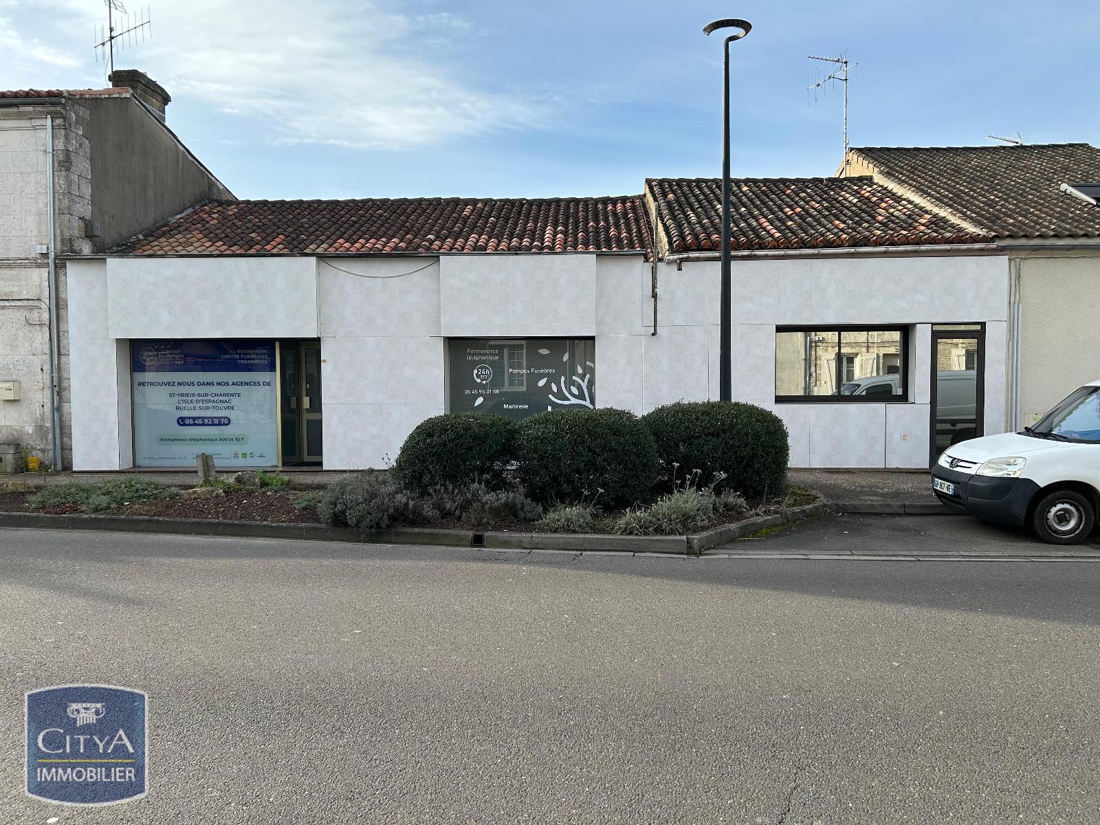 Premises 207m² — Soyaux