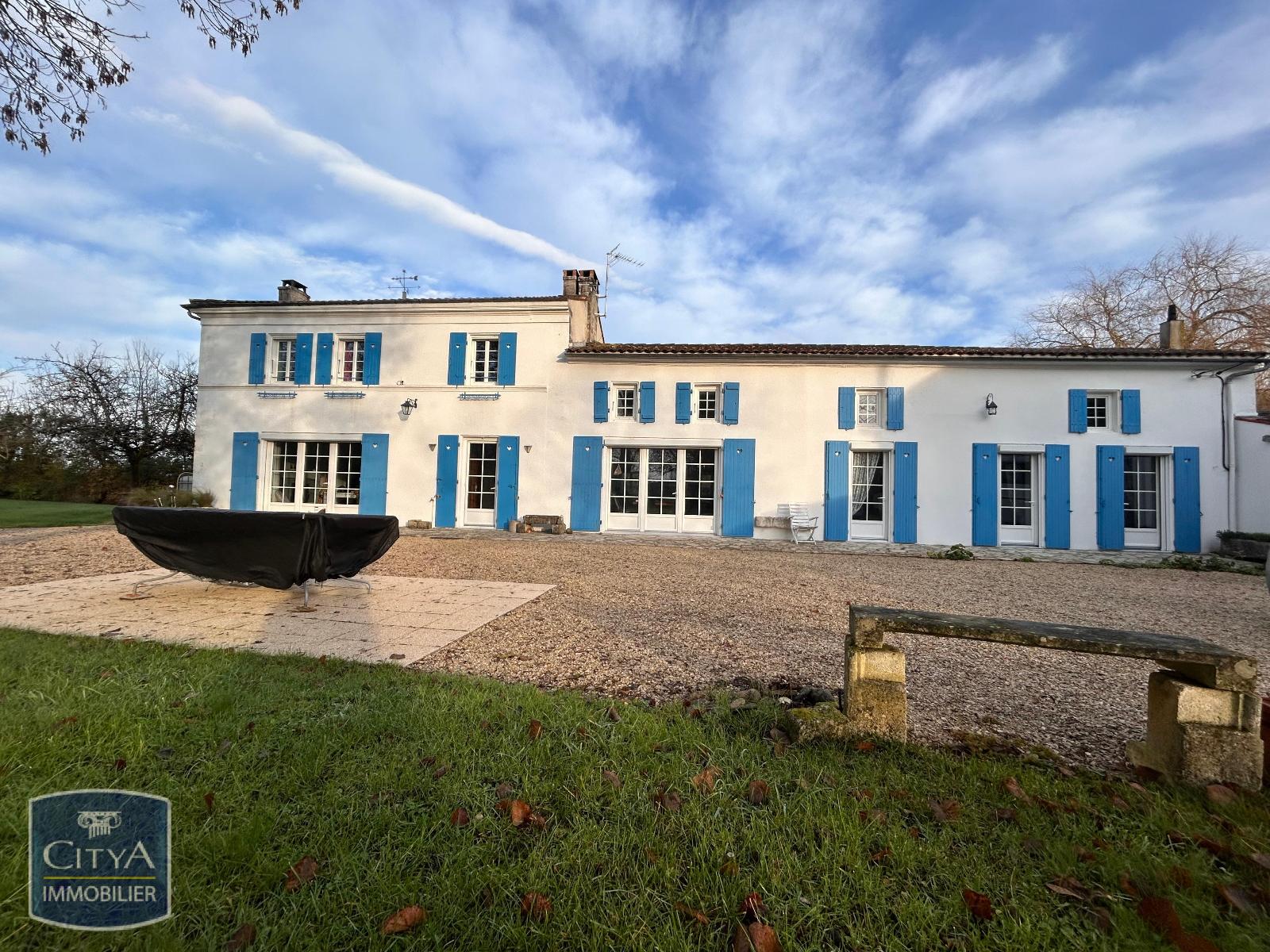 Maison 185m² — Saint-Hilaire-de-Villefranche